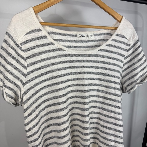 Cato Women's Gray & Ivory Striped Short Sleeve High Low Top Size XL - Picture 1 of 8